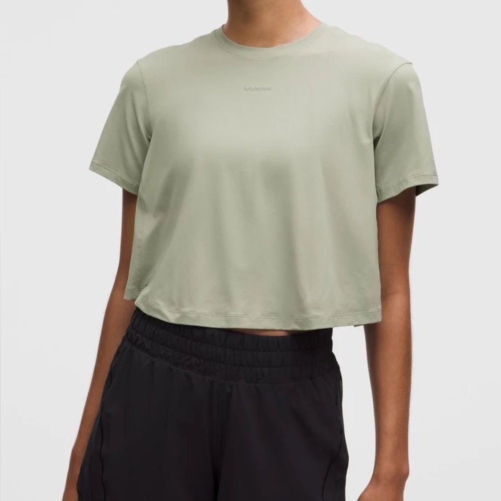 lululemon athletica Women's Short Sleeve Tee - Picture 4 of 5